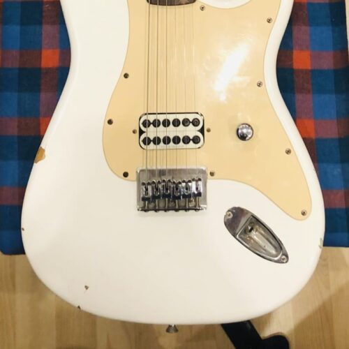 2001 - 2003 Squier Tom Delonge Stratocaster White -        Stratocaster