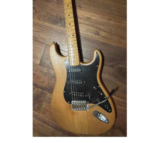 1972 - 1977 Fender Stratocaster with 3-Bolt Neck, Maple Fretbo... - £2750 used Guitar