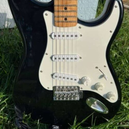 1991 - 1997 Fender Standard Stratocaster with Vintage Tremolo,... -        Stratocaster