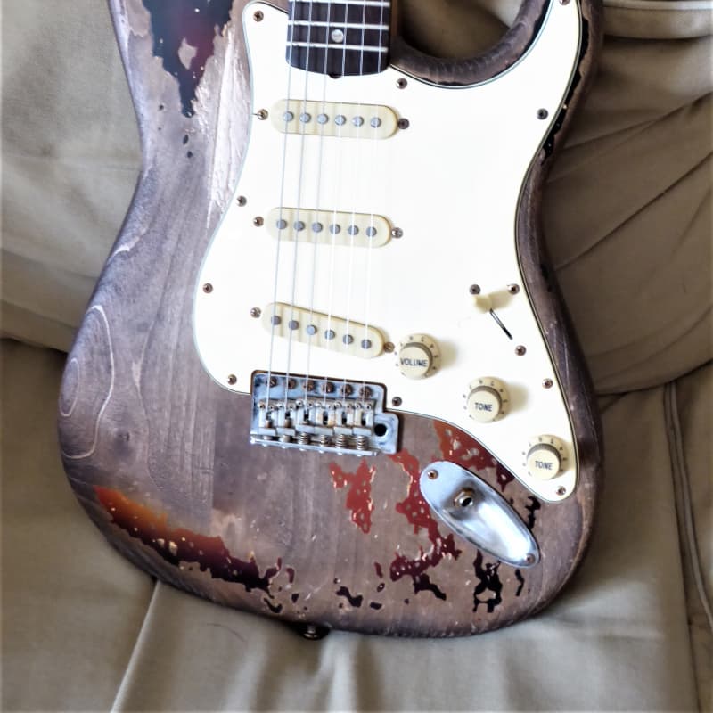 DY Guitars Rory Gallagher relic strat body Aged Nitro - £459.99 new Guitar