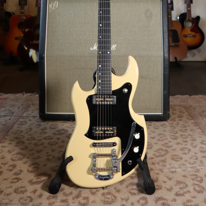 2023 Hammett Nazare Reverse Aged Cream - £2499 new Guitar