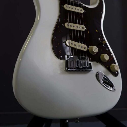 2019 - Present Fender American Ultra Stratocaster with Rosewoo... -        Stratocaster