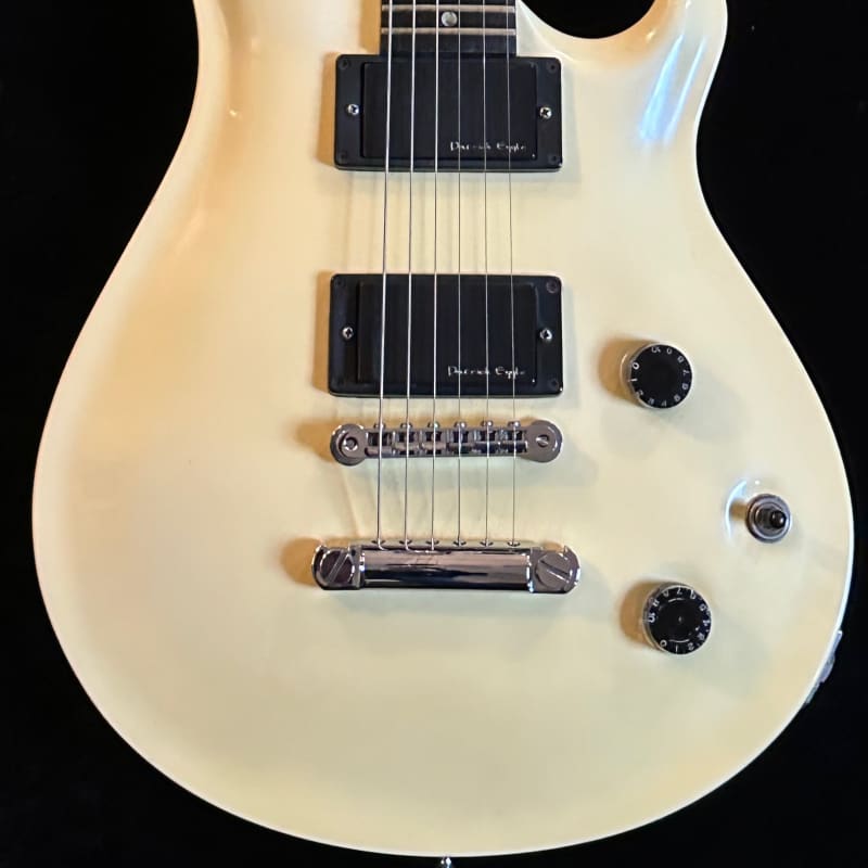 1992 Patrick Eggle Berlin off White – £1100 used Guitar