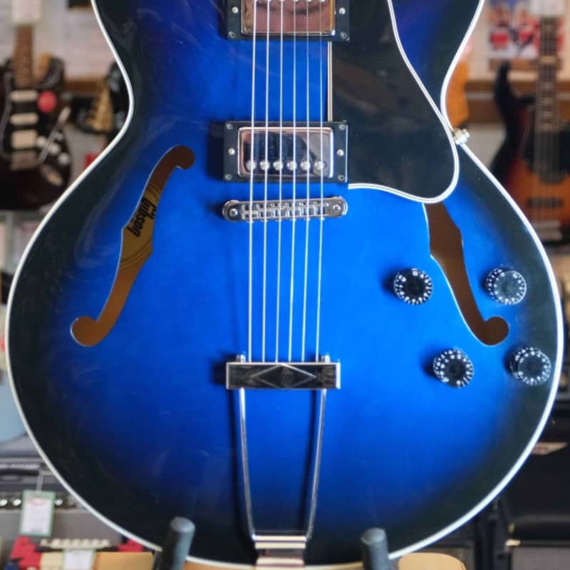 Gibson 2003 ES-135, Gloss Blue-Burst (Pre-Owned) Blue-Burst - £2500 used Guitar