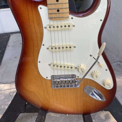 2008 - 2016 Fender American Standard Stratocaster with Maple F... -        Stratocaster