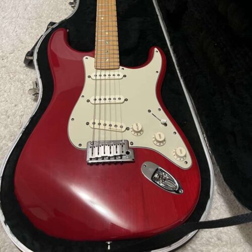 2000 Fender American Deluxe Stratocaster with Maple Fretboard ... -        Stratocaster