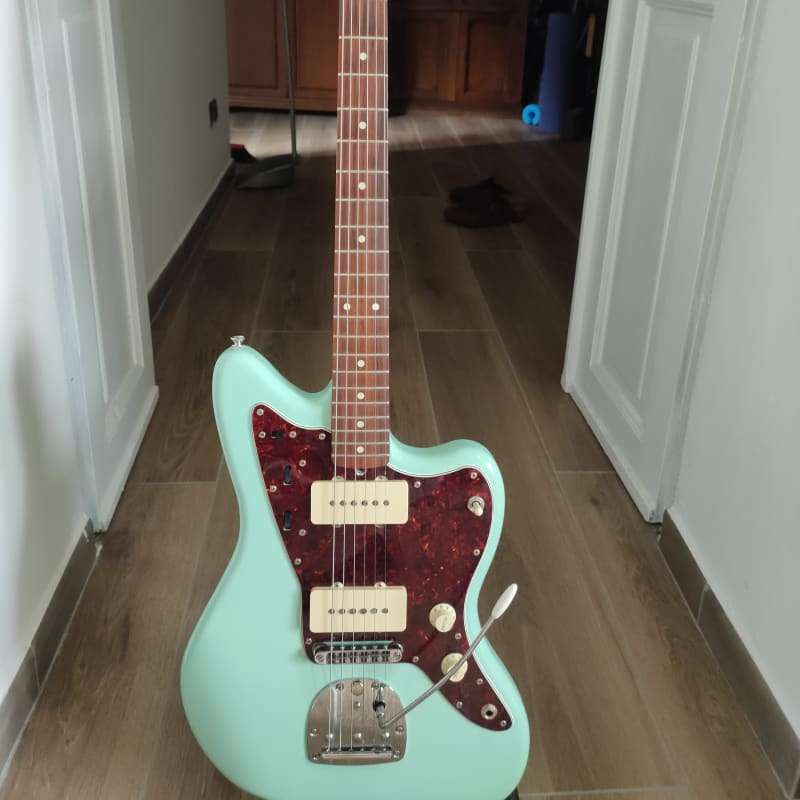 2019 – Present Fender Vintera ’60s Jazzmaster Modified with Pa… –        Jazzmaster