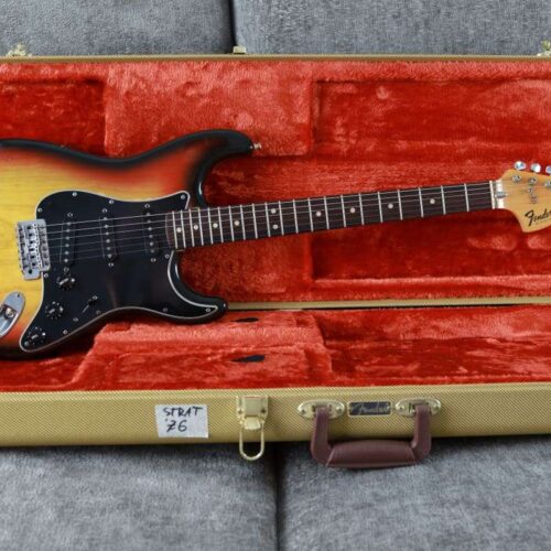 1971 - 1977 Fender Stratocaster with 3-Bolt Neck, Rosewood Fre... -        Stratocaster