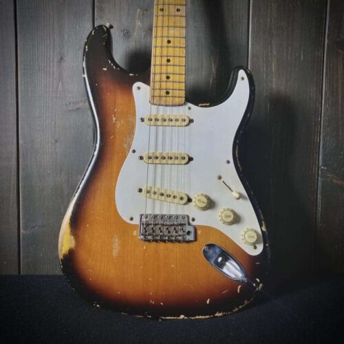 2009 Fender Stratocaster 2 tone sunburst -        Stratocaster