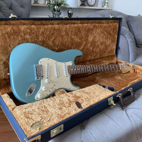 1997 Fender Roadhouse Stratocaster Teal Green Metallic -        Stratocaster