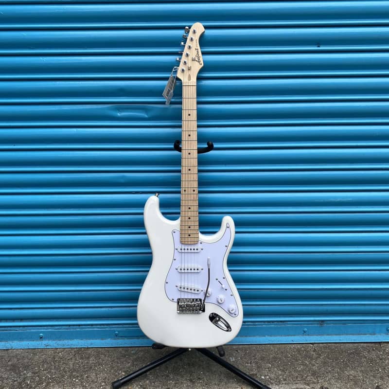 Aria STG-003 Electric Guitar - With Maple Fingerboard / Right ... - £139 new Guitar