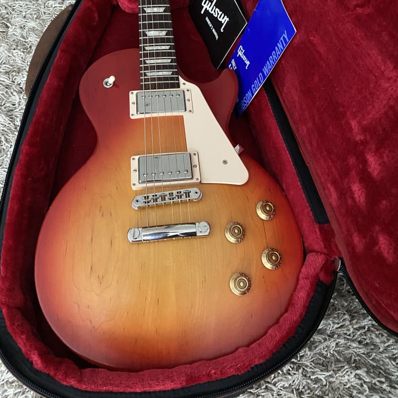 2022 Gibson Les Paul Tribute Heritage Cherry Sunburst – £795 used Guitar