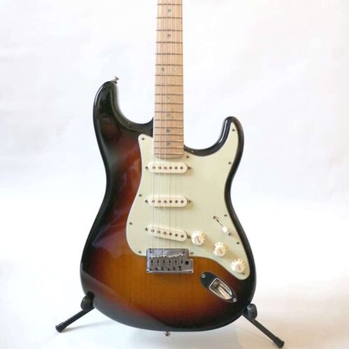 2004 - 2010 Fender American Deluxe Stratocaster with Maple Fre... -        Stratocaster