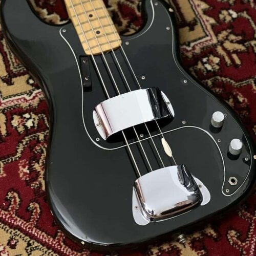 1970 - 1983 Fender Precision Bass with Maple Fretboard Black -         Precision Bass