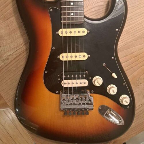 1984 - 1987 Fender Standard Stratocaster with S1 Tremolo with ... -        Stratocaster