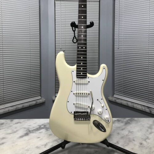 1984-87 Fender American Standard Stratocaster Olympic White -        Stratocaster