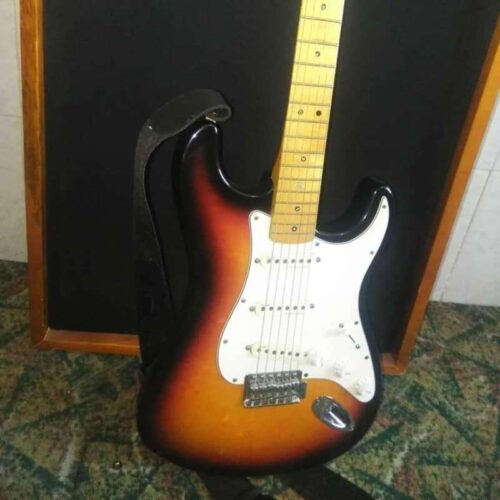 2002 Fender Stratocaster Mexican Sunburst -        Stratocaster