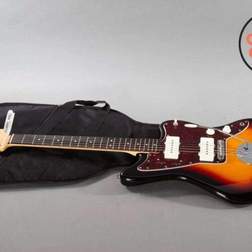 2022 Fender Traditional II 60s Jazzmaster 3-Tone Sunburst -        Jazzmaster