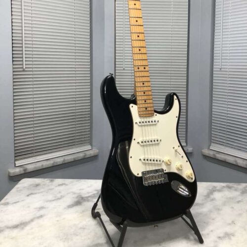 1984-87 Fender Stratocaster Black -        Stratocaster