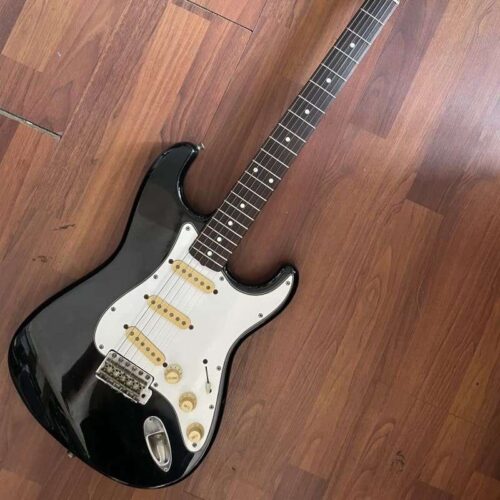 1983 Fender JV Series ST-30 Stratocaster 62 reissue Black -        Stratocaster