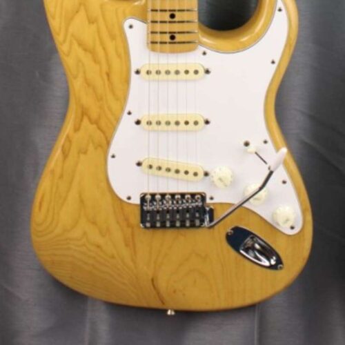 2011 Fender Stratocaster ST-71' Ash Nat -        Stratocaster