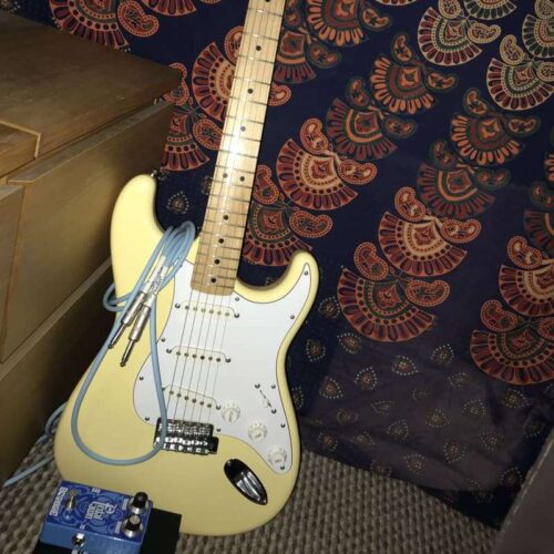 2013 Fender Stratocaster Vintage white -        Stratocaster