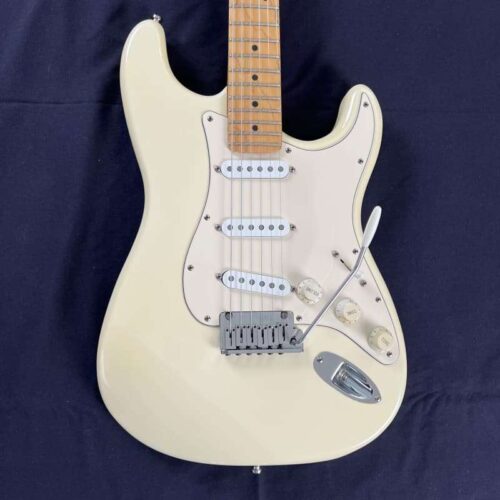 1996 Fender American Standard Stratocaster with Maple Fretboar... -        Stratocaster