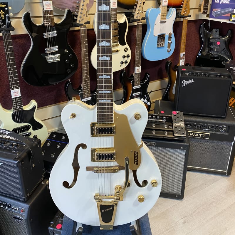 2016 Gretsch G5422T DC Classic Gloss White - £650 used Guitar