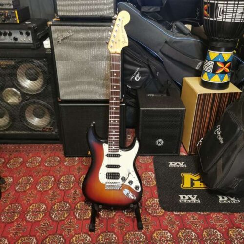 2010 Fender highway one stratocaster hss sunburst -        Stratocaster