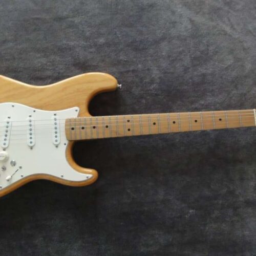 1999 - 2018 Fender Classic Series '70s Stratocaster with Maple... -        Stratocaster