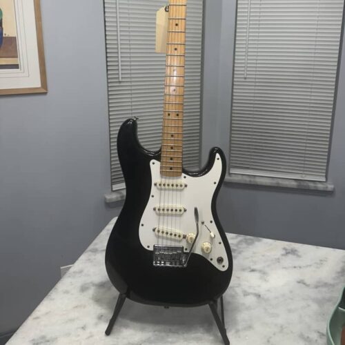 1983 Fender Stratocaster Black -        Stratocaster