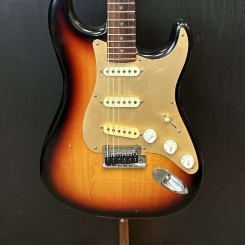 2001 Fender Custom Shop Custom Classic Stratocaster 3 Tone Sun... -       Custom Shop Stratocaster