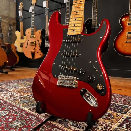 2017 Fender Stratocaster Candy Apple Red -        Stratocaster