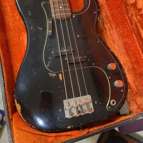 1970 - 1983 Fender Precision Bass with Rosewood Fretboard Black -         Precision Bass