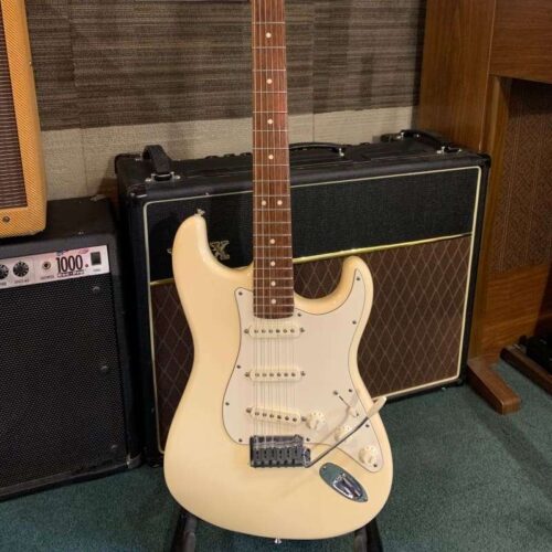 2010 Fender Stratocaster - Jeff Beck Artist Series Olympic White -        Stratocaster