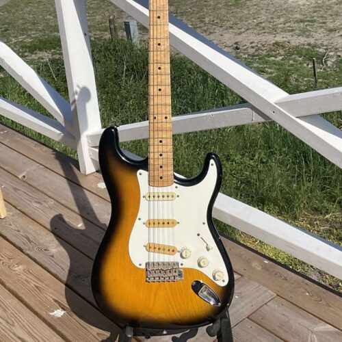 1980 s Navigator Stratocaster Sunburst -        Stratocaster