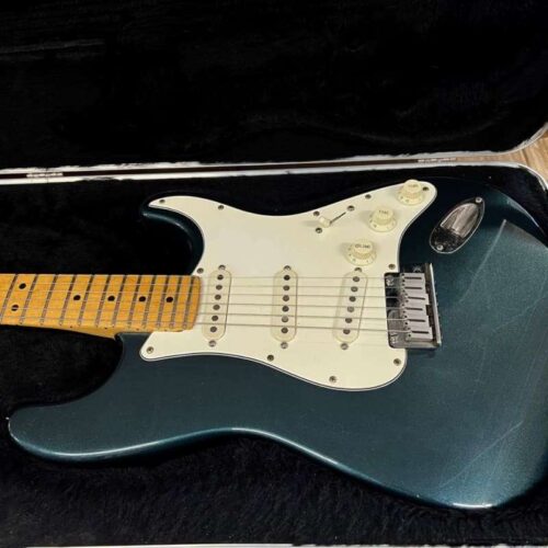 1987 - 1992 Fender American Standard Stratocaster with Maple F... -        Stratocaster