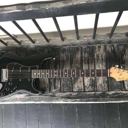 1984-87 Fender Stratocaster Black -        Stratocaster