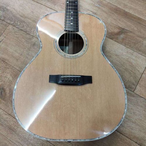 2004 Moon Acoustic Guitar 25th Anniversary Limited Edition Nat... -        Acoustic Guitar