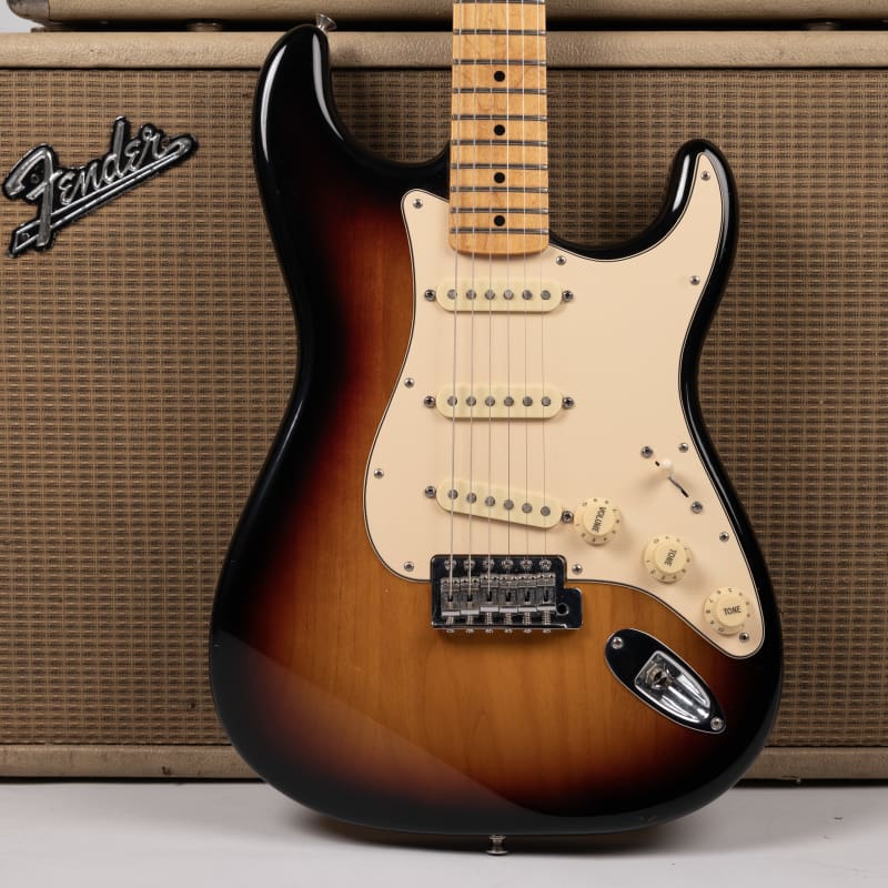 2011 Fender 2011 Mexican Standard Stratocaster 2-Tone Sunburst - £499 used Guitar