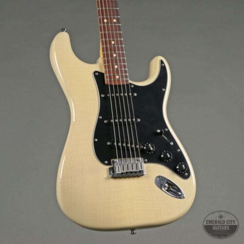 2004 Fender ' 69 Reissue Custom Shop Stratocaster White -       Custom Shop Stratocaster