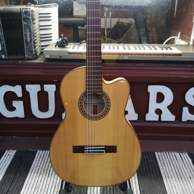 2004 Joan Cashimira 87BC Wood Gold - £879 used Guitar