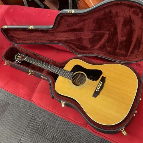 1977 Guild D-50 Acoustic Guitar Natural -        Acoustic Guitar