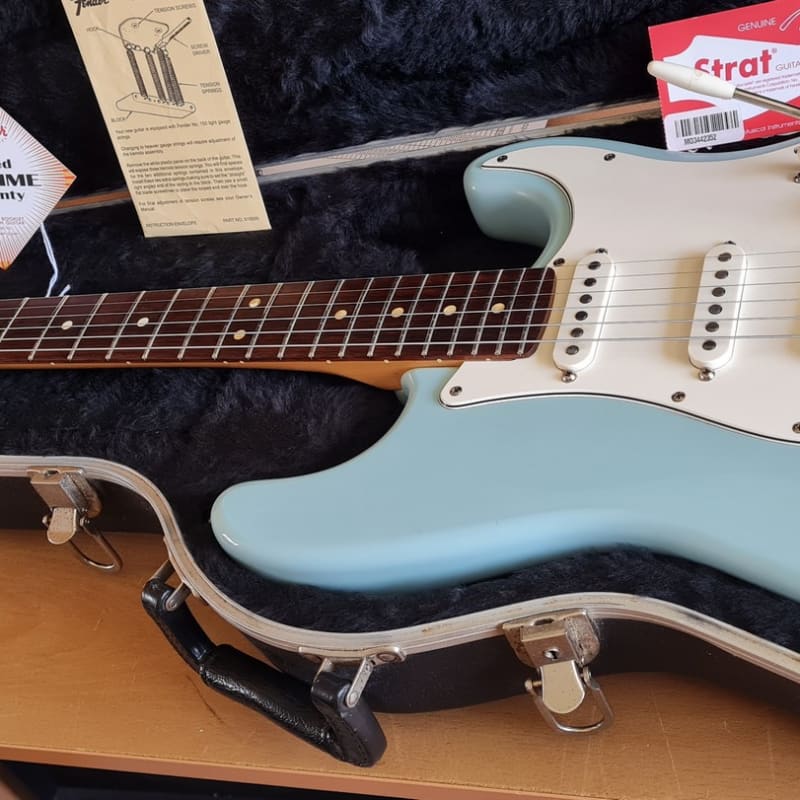 1996 - 1997 Fender American Standard Stratocaster with Rosewoo... - £1195 used Guitar