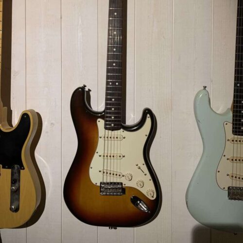 1982 - 1984 Fender American Vintage '62 Stratocaster Fender St... -        Stratocaster