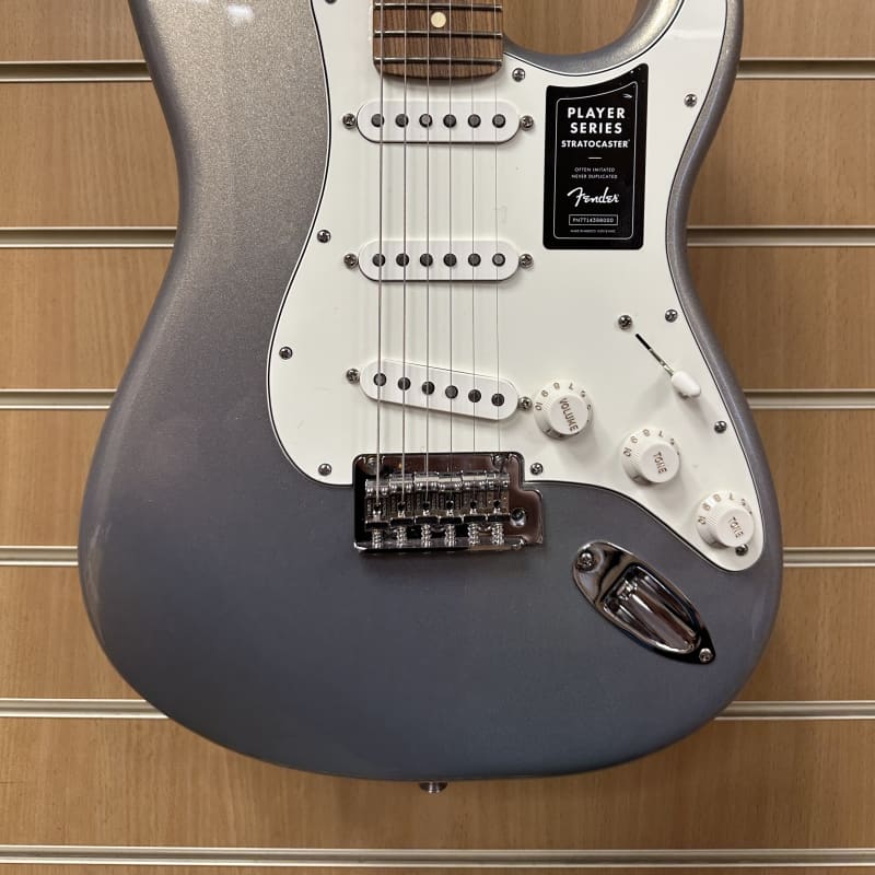 2022 Fender Player Stratocaster with Pau Ferro Fretboard Silver - £550 used Guitar