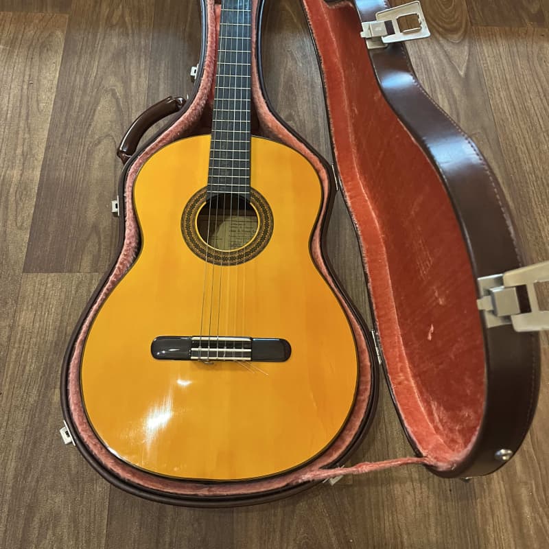 1984 Vicente Carrillo 8/a Natural - £2300 used Guitar