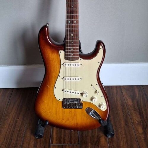 2004 - 2010 Fender American Deluxe Stratocaster Ash with Rosew... -        Stratocaster