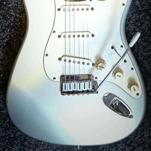 1997 - 2000 Fender American Standard Stratocaster with Rosewoo... -        Stratocaster