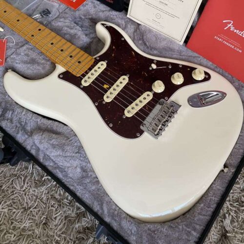 2023 Fender American Professional II Stratocaster Olympic White -        Stratocaster